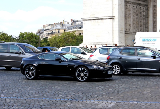 Aston Martin V12 Vantage