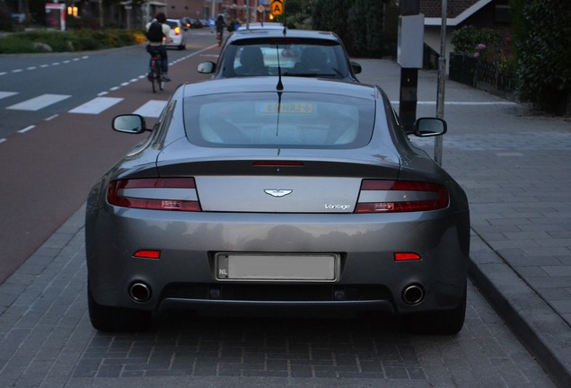 Aston Martin V8 Vantage