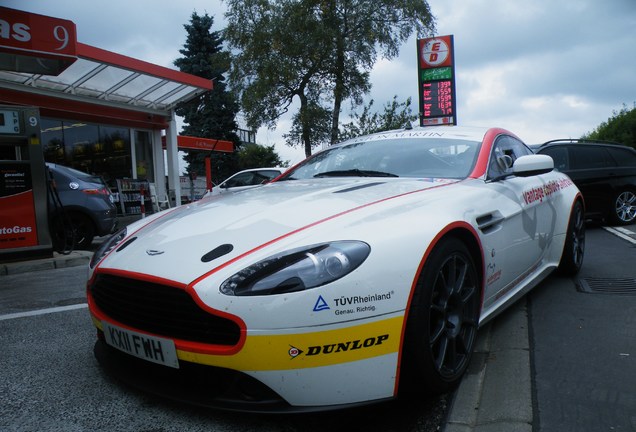 Aston Martin V8 Vantage GT4