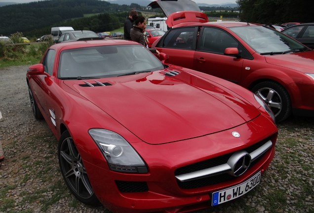 Mercedes-Benz SLS AMG