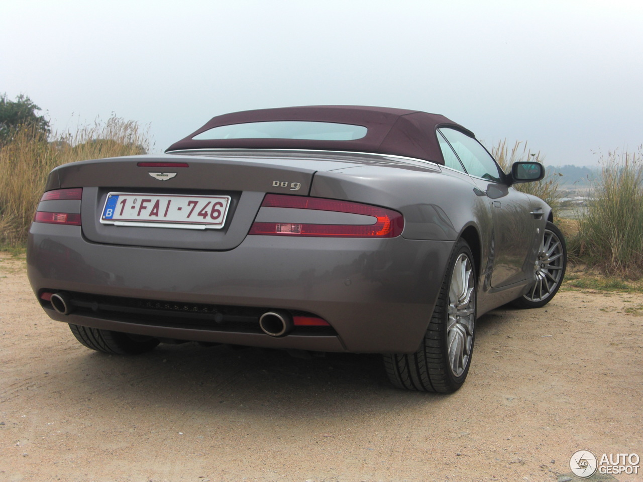 Aston Martin DB9 Volante