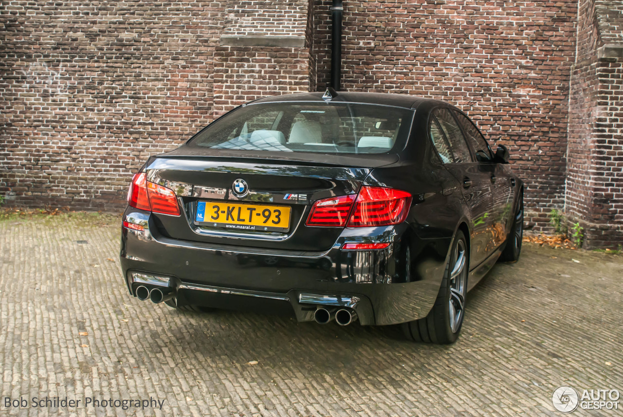 BMW M5 F10 2011