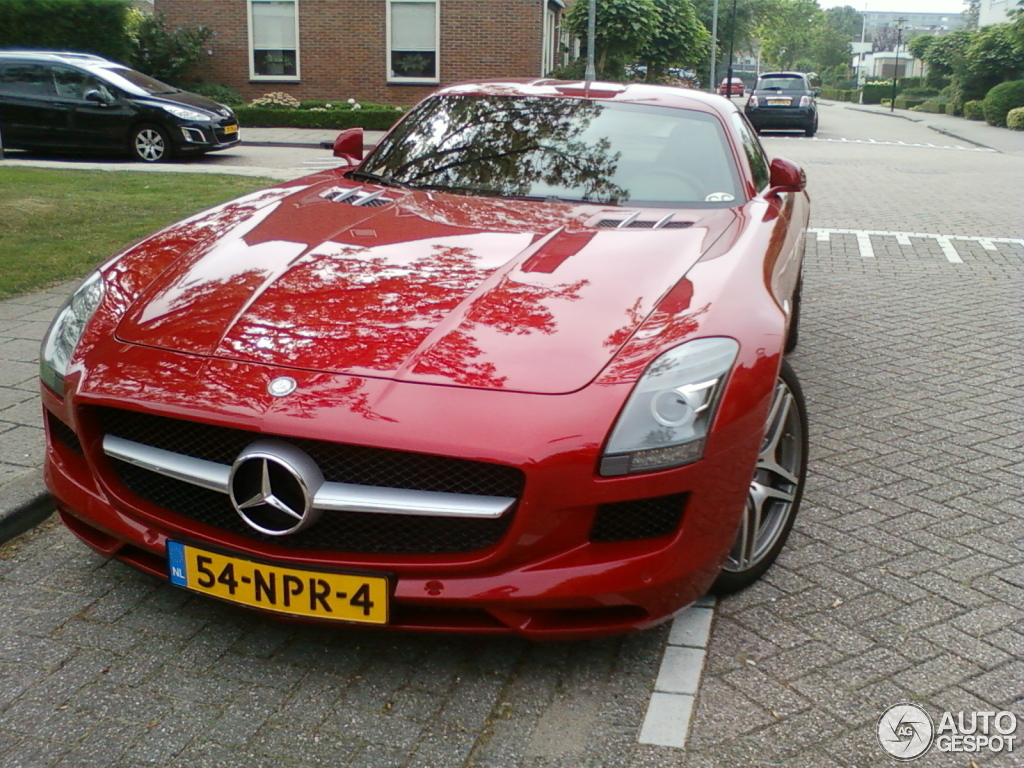 Mercedes-Benz SLS AMG