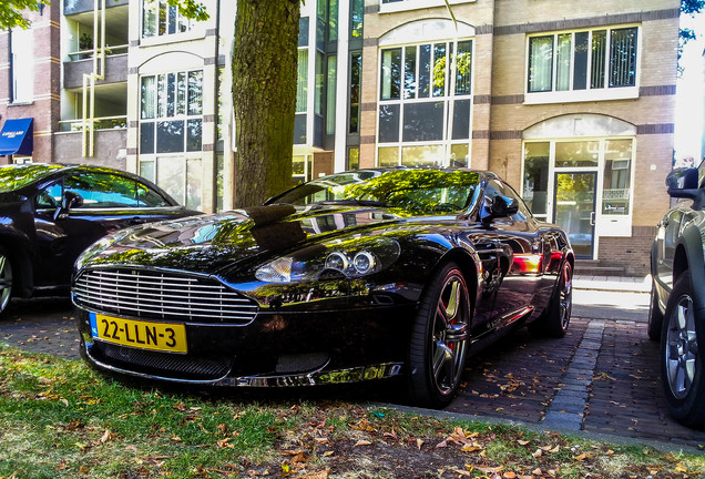 Aston Martin DB9