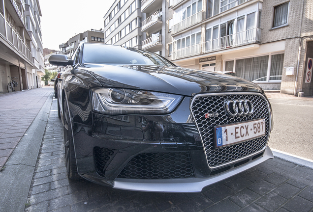 Audi RS4 Avant B8