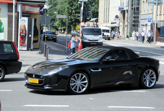 Jaguar F-TYPE S Convertible