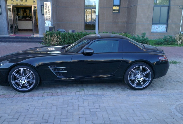 Mercedes-Benz SLS AMG