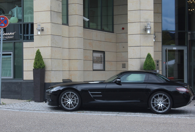 Mercedes-Benz SLS AMG