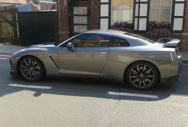 Nissan GT-R 2011