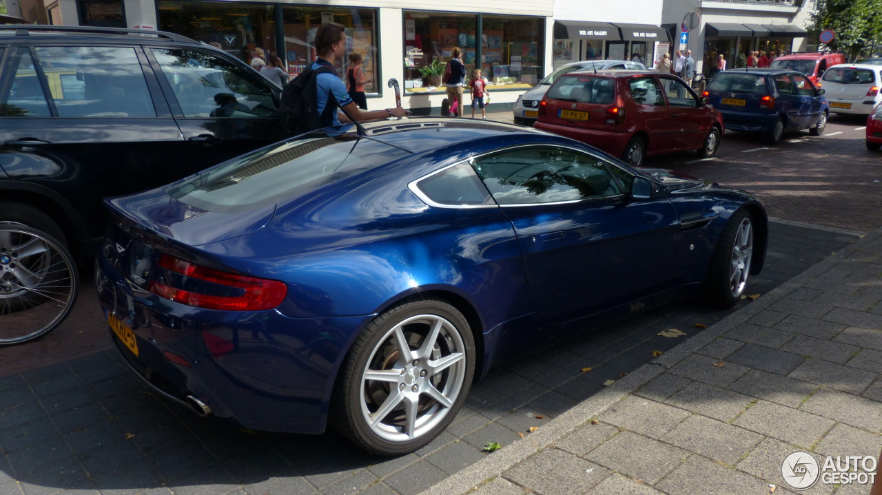 Aston Martin V8 Vantage