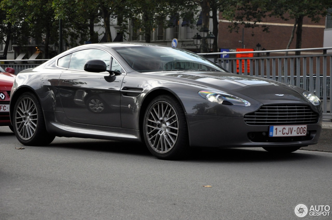 Aston Martin V8 Vantage