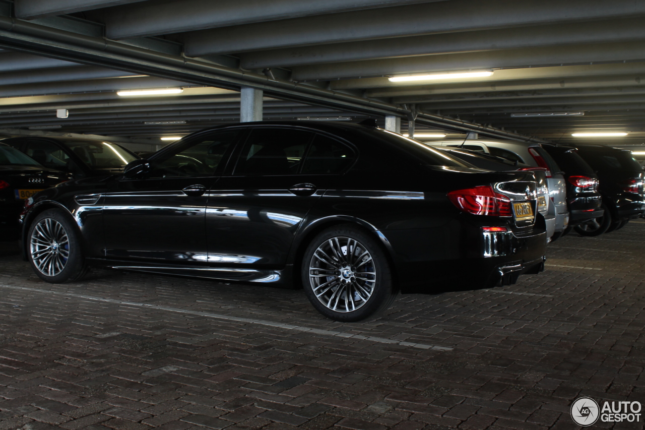 BMW M5 F10 2011