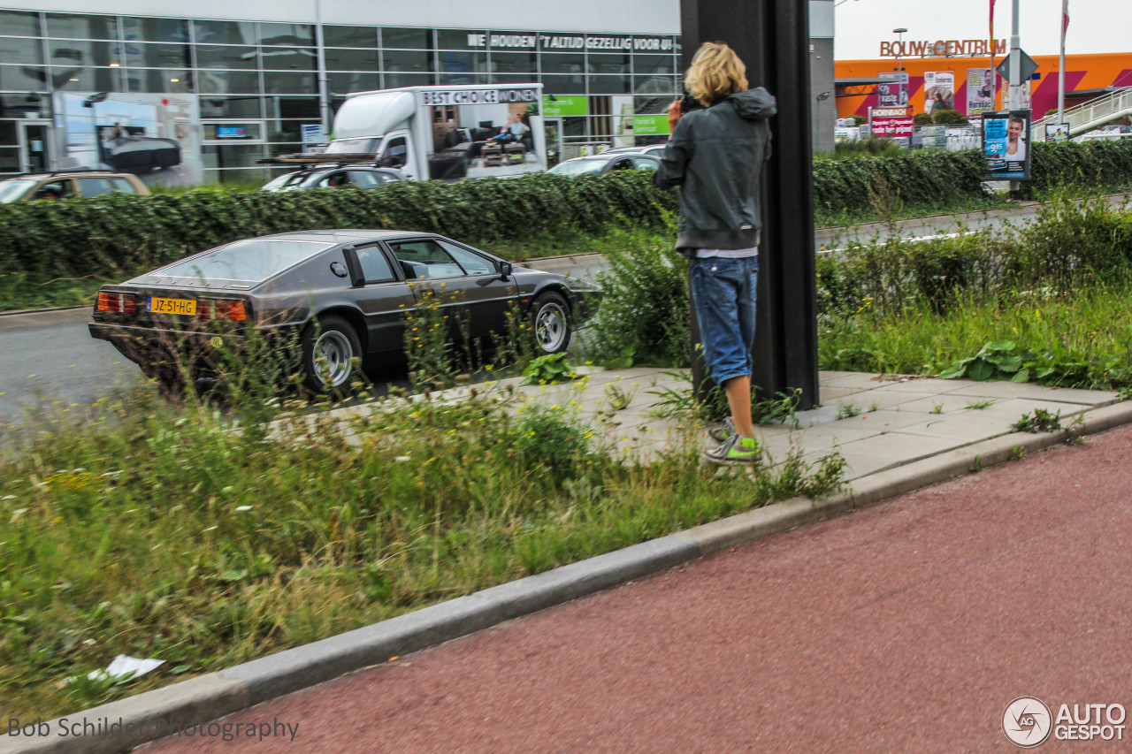 Lotus Esprit S2