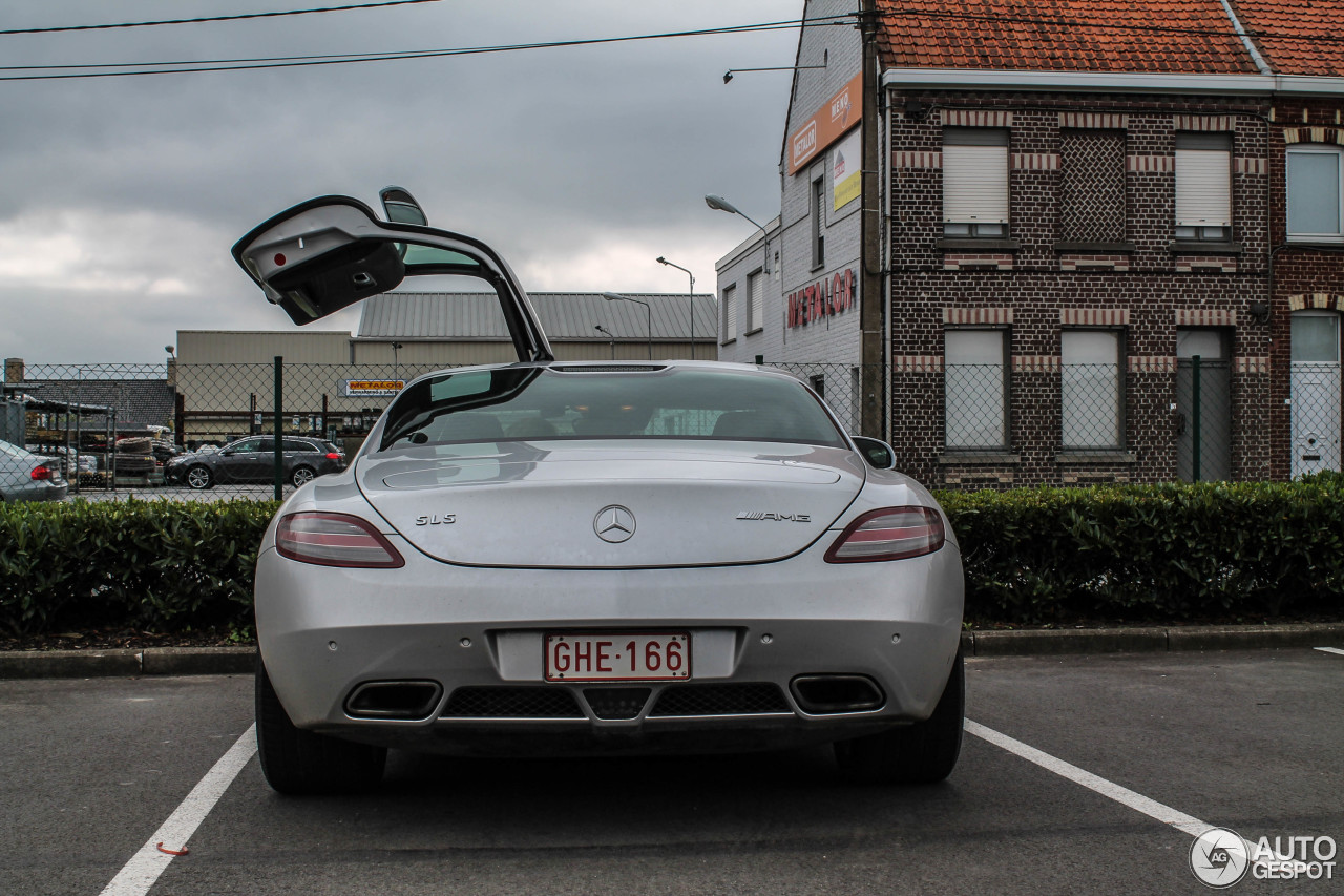 Mercedes-Benz SLS AMG