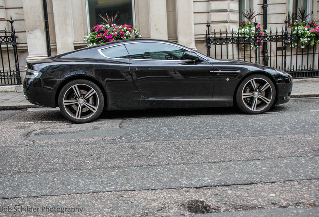 Aston Martin DB9