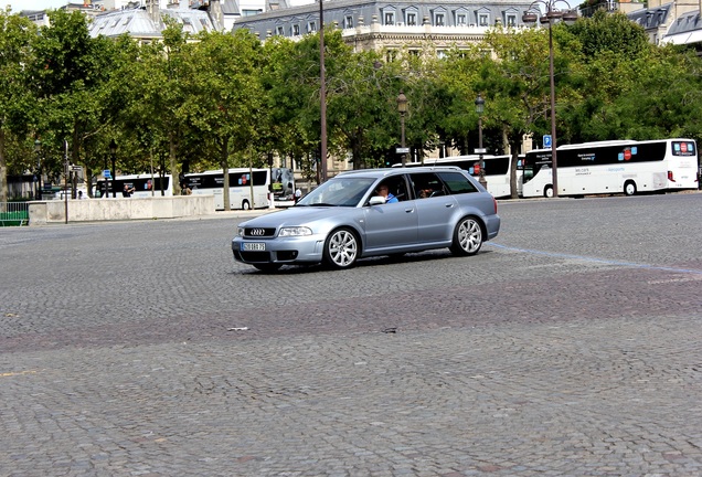 Audi RS4 Avant B5