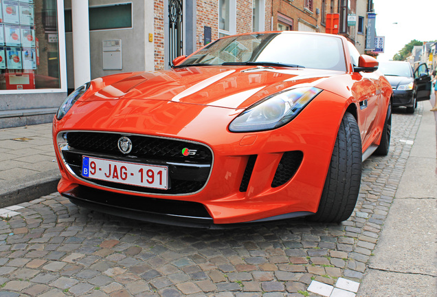 Jaguar F-TYPE S V8 Convertible