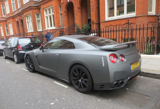 Nissan GT-R 2011