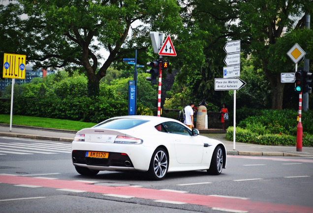 Aston Martin V12 Vantage