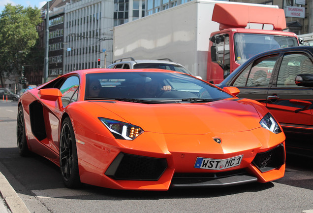 Lamborghini Aventador LP700-4