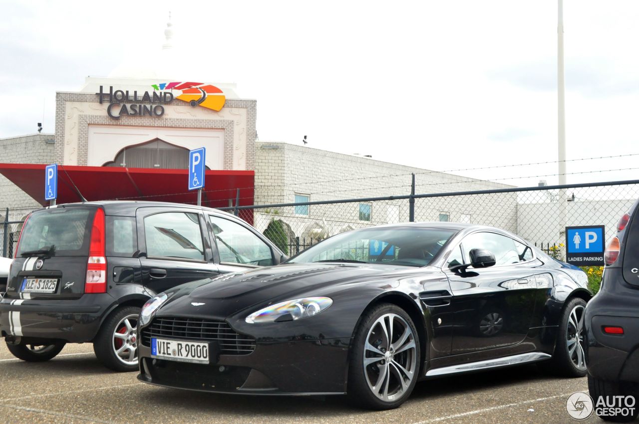 Aston Martin V12 Vantage