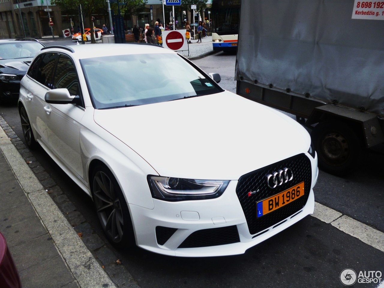 Audi RS4 Avant B8