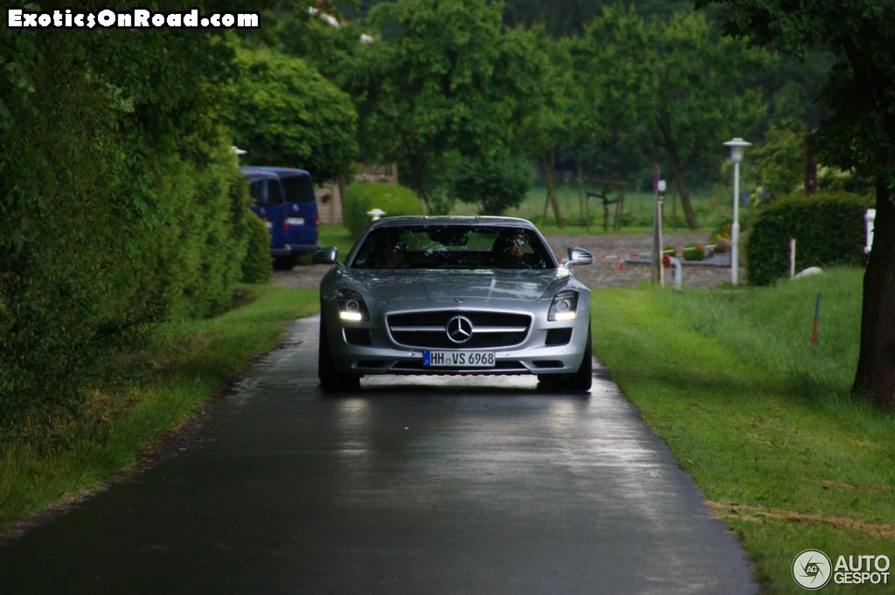 Mercedes-Benz SLS AMG