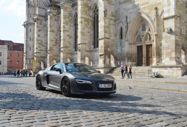 Audi R8 V10 Plus 2013