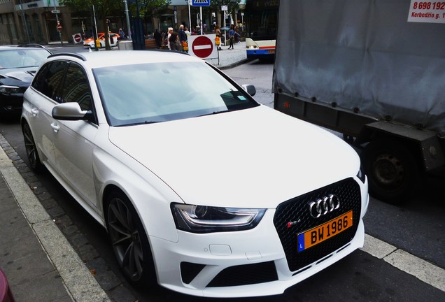 Audi RS4 Avant B8