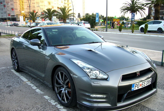 Nissan GT-R 2011