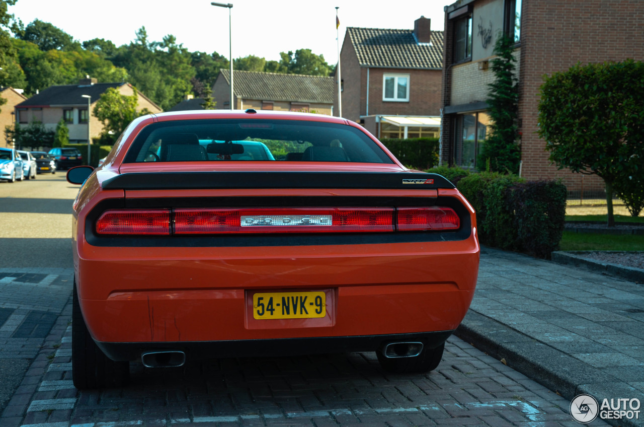 Dodge Challenger SRT-8