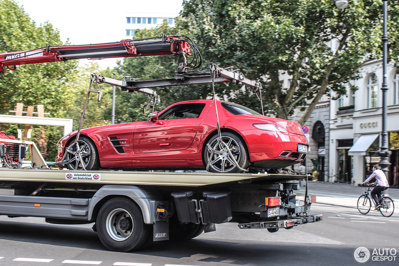 Mercedes-Benz SLS AMG