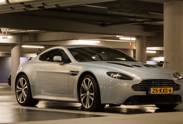 Aston Martin V12 Vantage