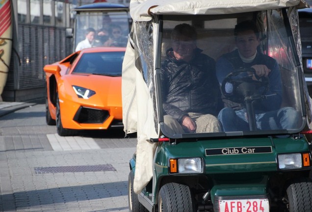 Lamborghini Aventador LP700-4