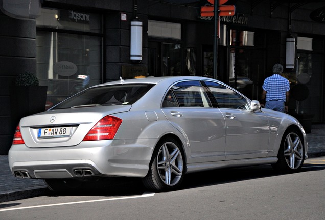 Mercedes-Benz S 63 AMG W221 2011