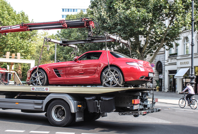 Mercedes-Benz SLS AMG