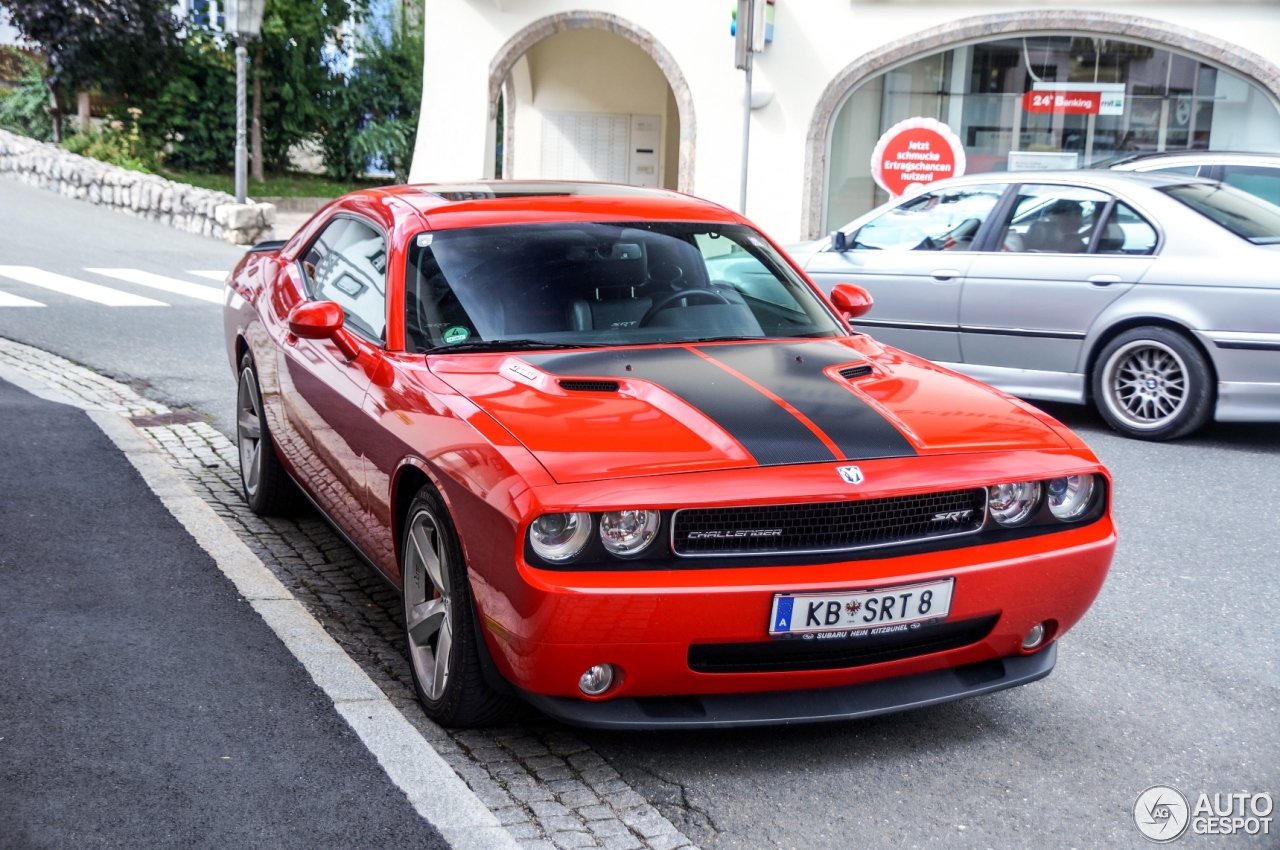 Dodge Challenger SRT-8