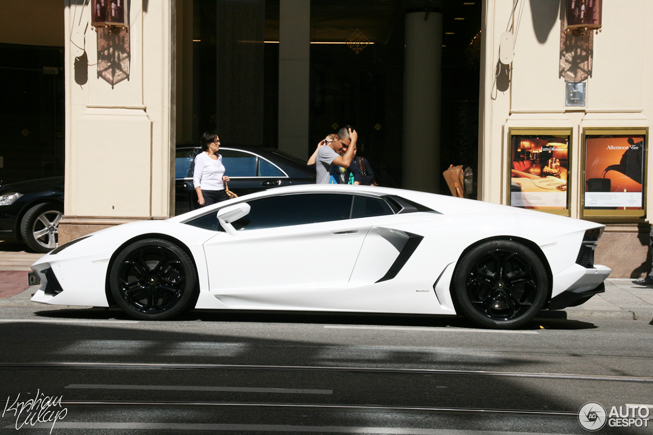 Lamborghini Aventador LP700-4