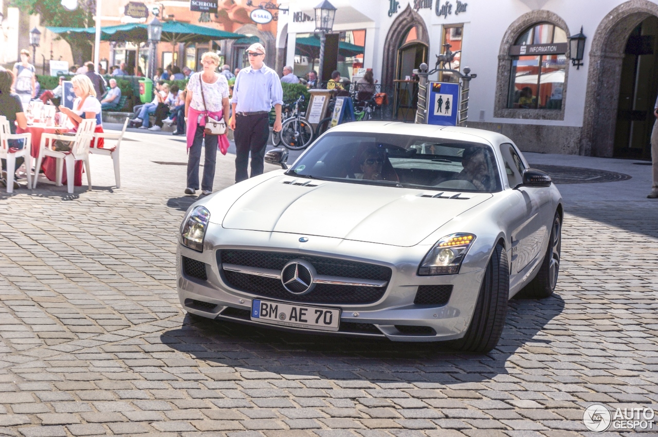 Mercedes-Benz SLS AMG