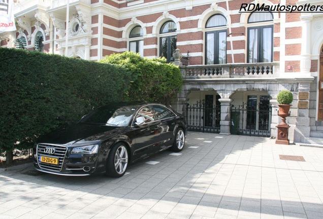 Audi S8 D4