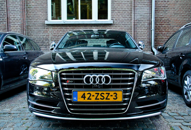 Audi S8 D4