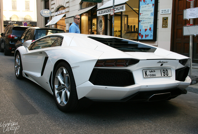 Lamborghini Aventador LP700-4