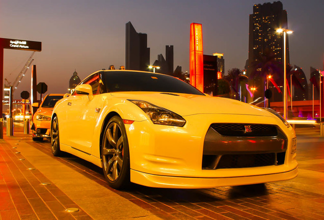 Nissan GT-R