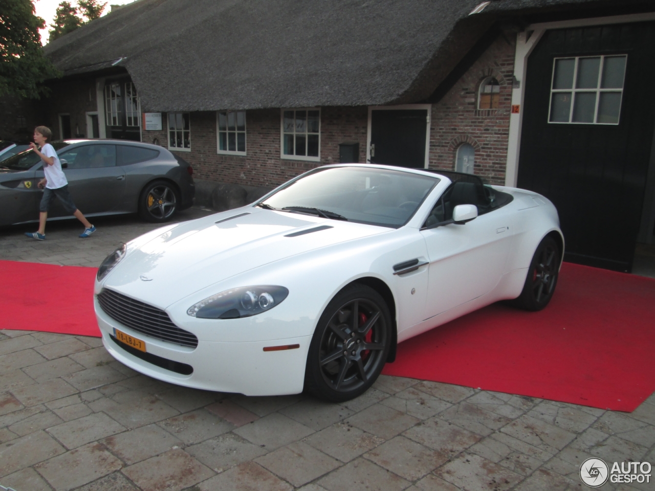 Aston Martin V8 Vantage Roadster