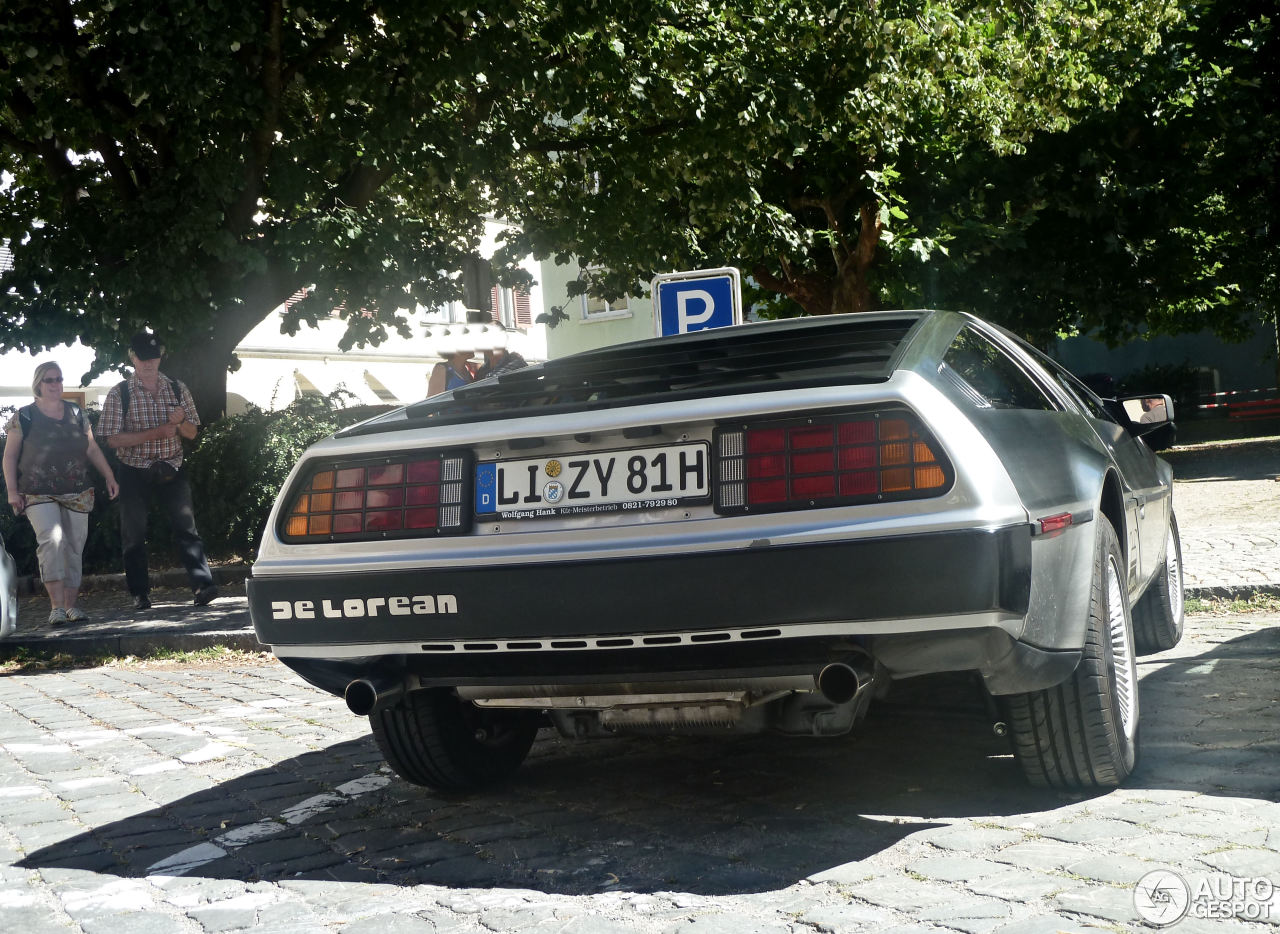 DeLorean DMC-12