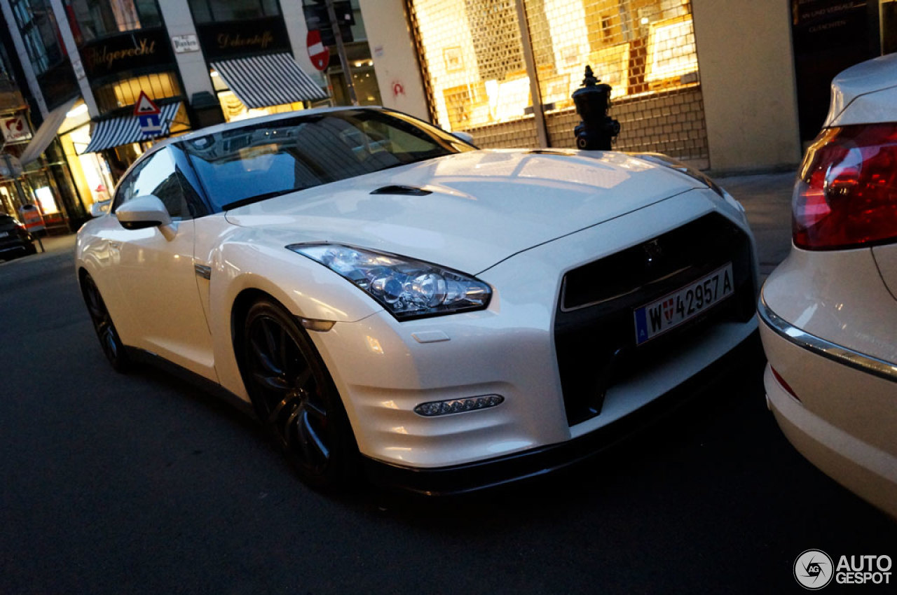 Nissan GT-R 2011