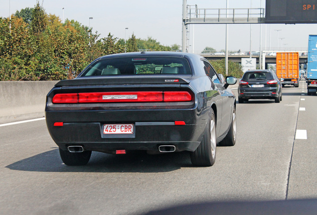 Dodge Challenger SRT-8