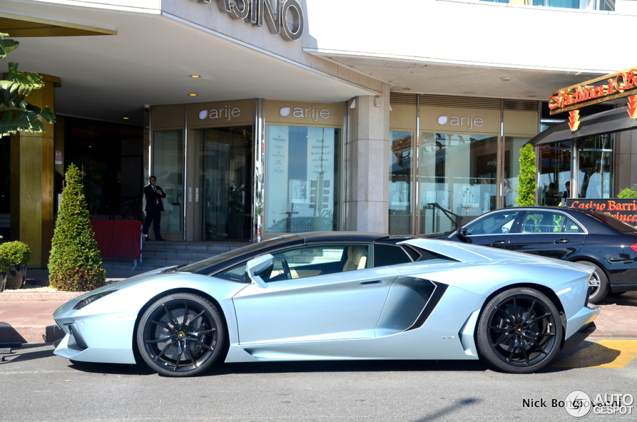 Lamborghini Aventador LP700-4 Roadster