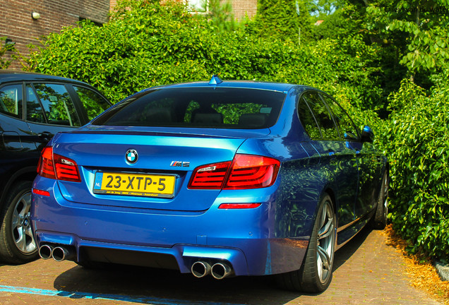 BMW M5 F10 2011