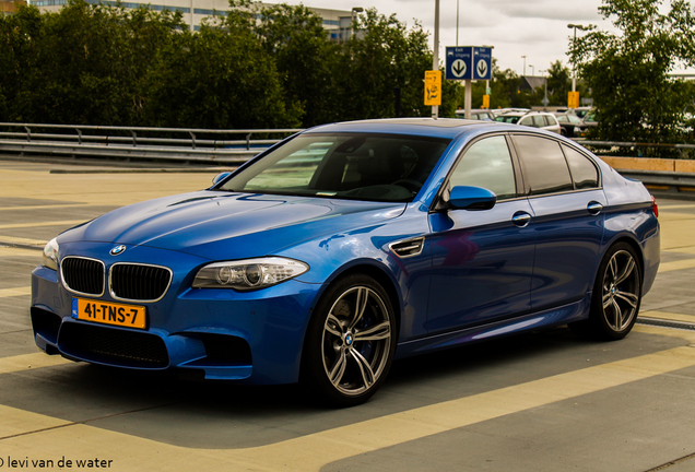 BMW M5 F10 2011